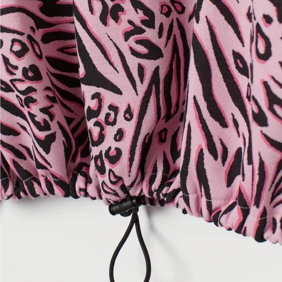 H&M drawstring sweatshirt 💓 - Picture 3 of 3